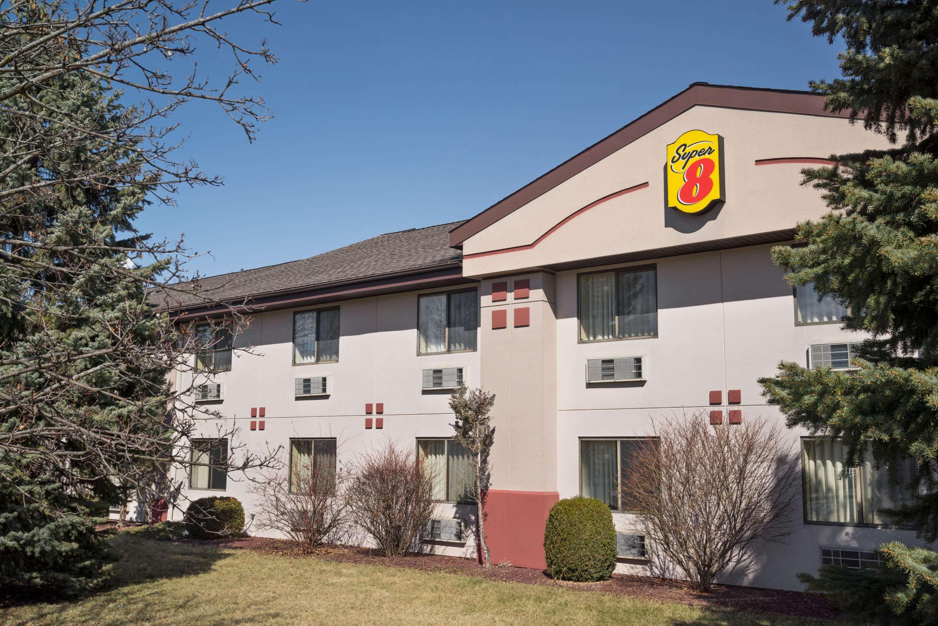 Super 8 By Wyndham Ithaca Hotel Exterior photo