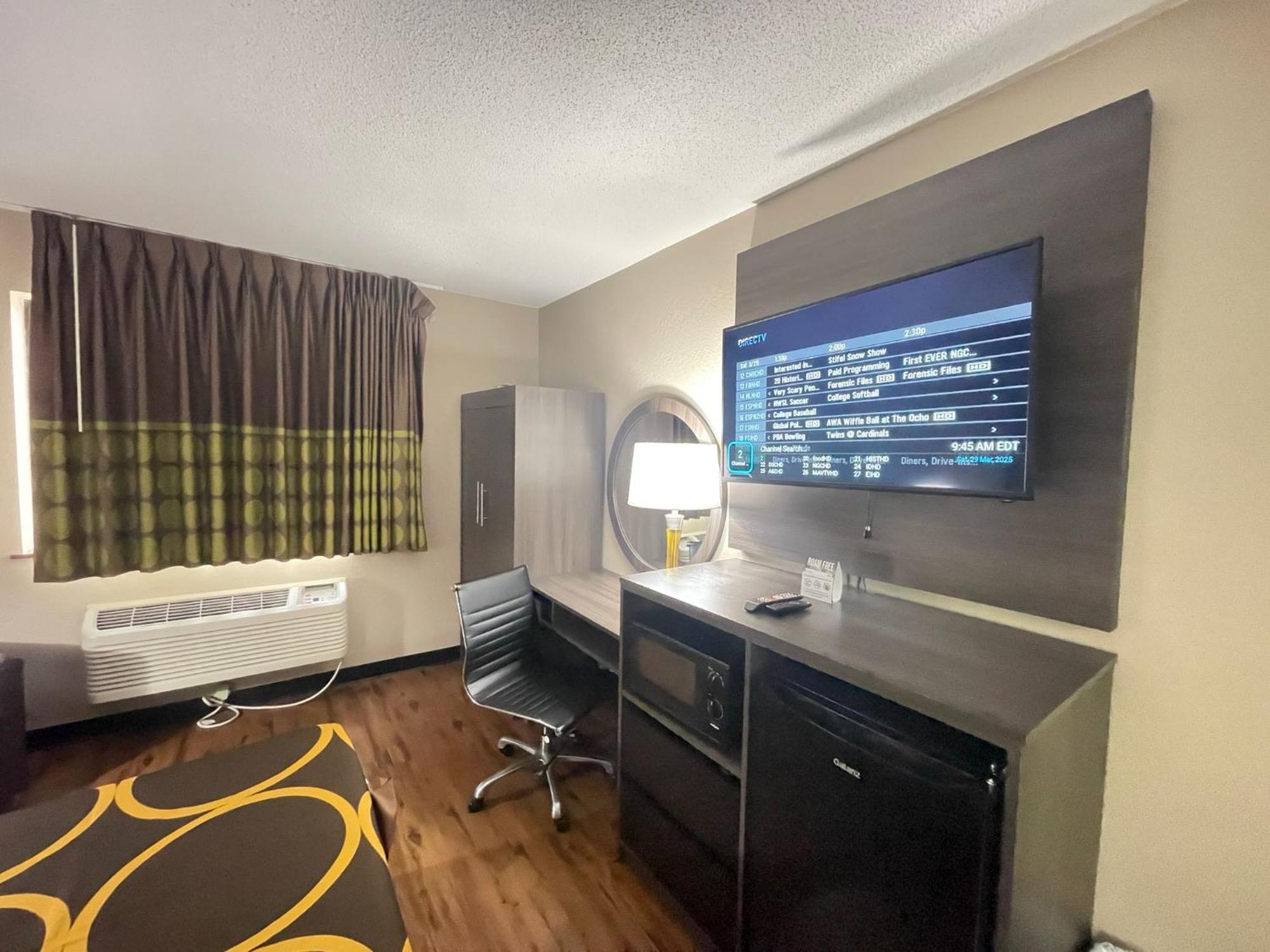 Super 8 By Wyndham Ithaca Hotel Exterior photo